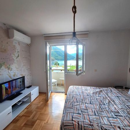 Apartment Lake Story Pluzine Luaran gambar