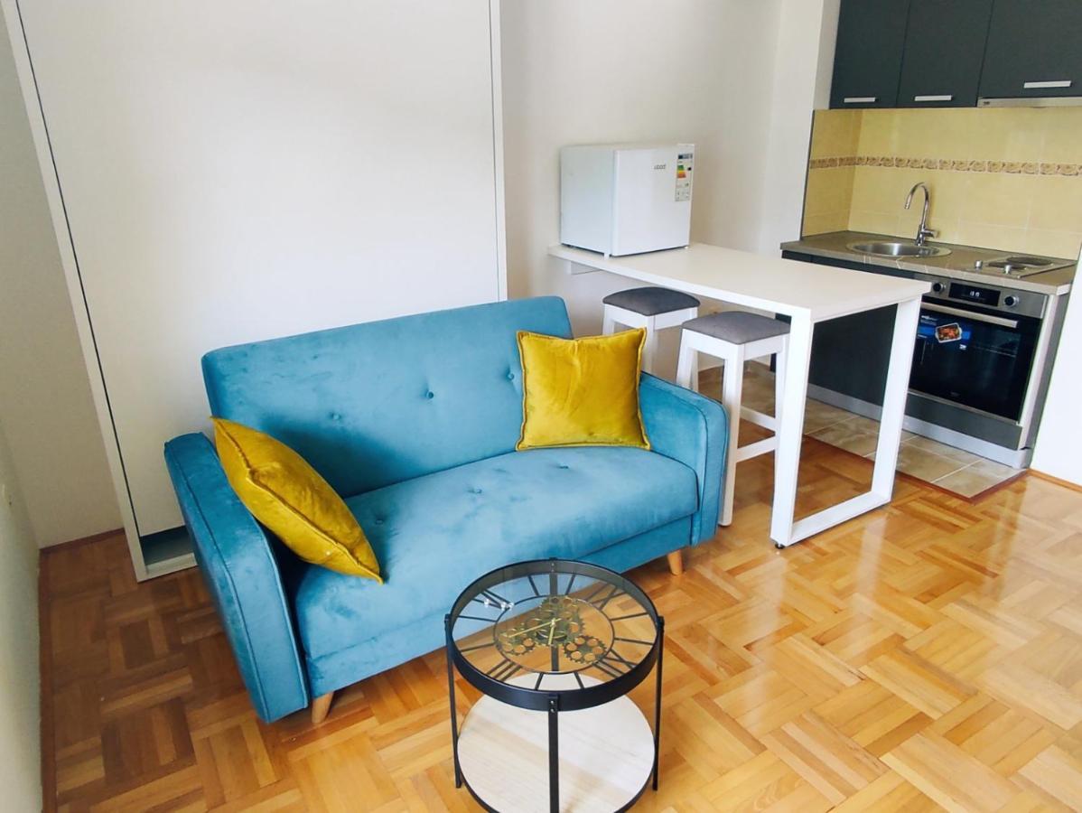 Apartment Lake Story Pluzine Luaran gambar