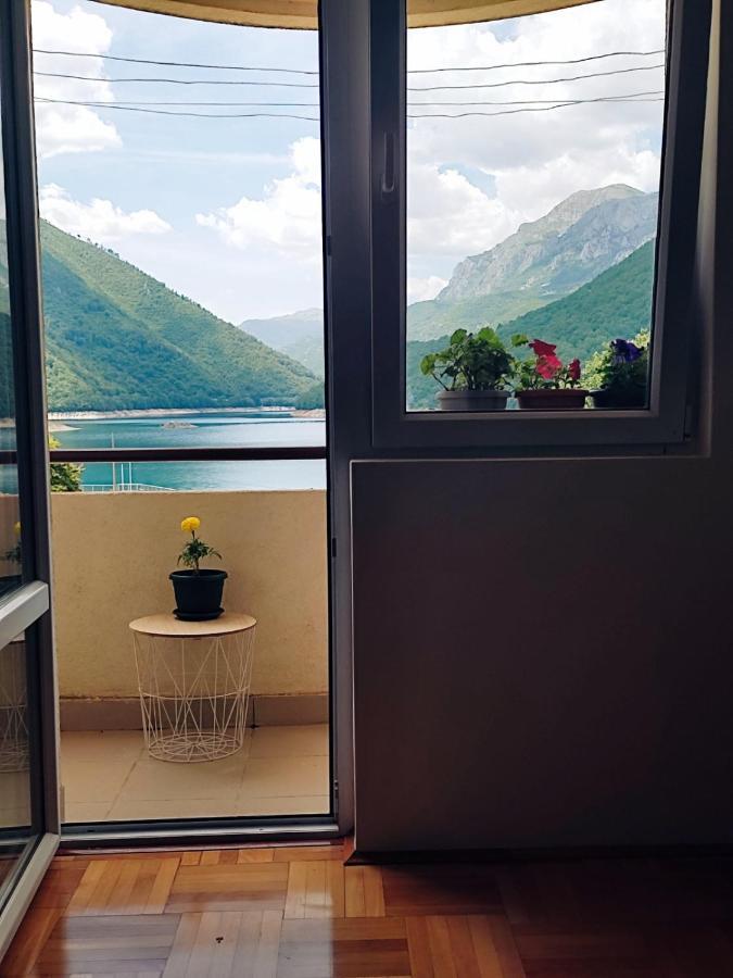 Apartment Lake Story Pluzine Luaran gambar