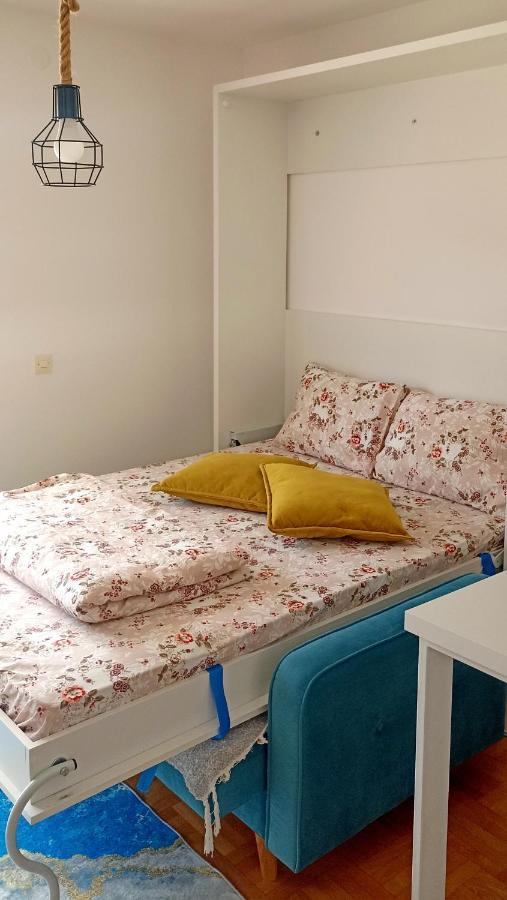 Apartment Lake Story Pluzine Luaran gambar