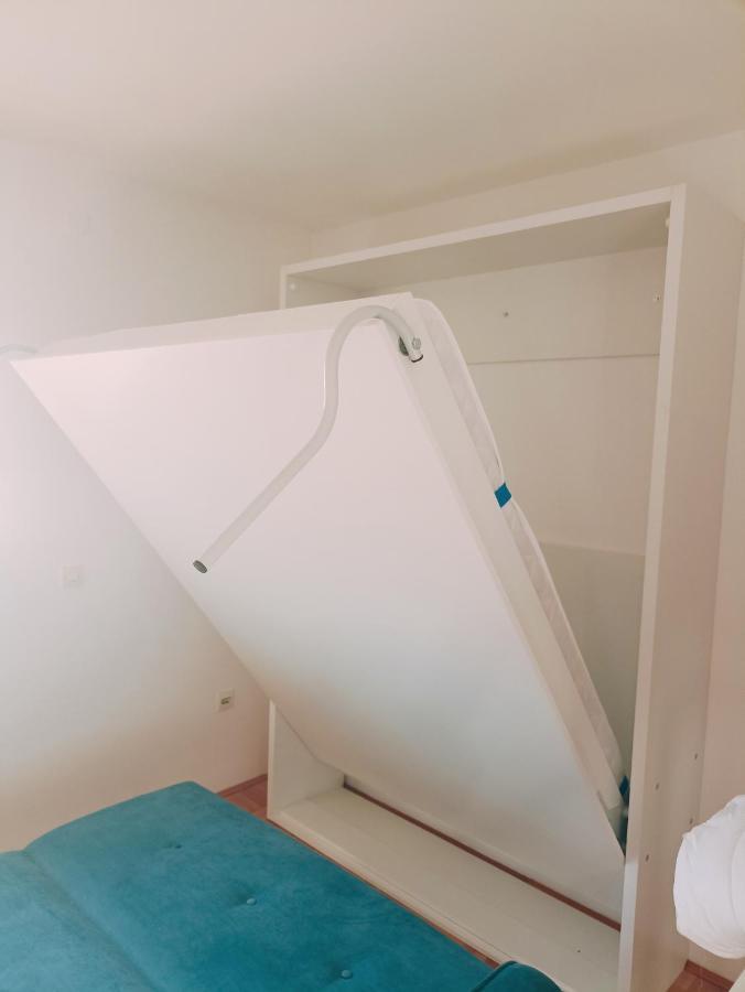 Apartment Lake Story Pluzine Luaran gambar